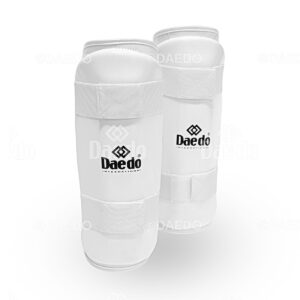 PR 1571 ΕΠΙΚΑΛΑΜΙΔΕΣ "COMFORT" (CE) | Κατασκευασμένες από αφρώδες υλικό έχοντας το σχήμα της κνήμης. Είναι επικαλυμμένες με λευκή δερματίνη.