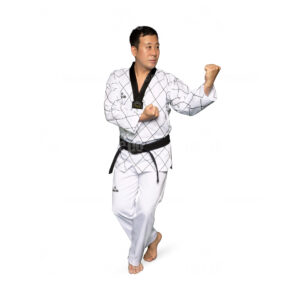 TA 1092 DOBOK ΜΕ ΡΟΜΒΟΥΣ | Σακάκι με μαύρο V, κεντημένους ρόμβους σε λευκό και μαύρο. Λευκό παντελόνι με λάστιχο στη μέση. Πολύ ανθεκτικό και σταθερό.